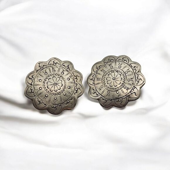 Vintage Southwestern Silver Tone Disk Stud Earrings - Picture 1 of 5